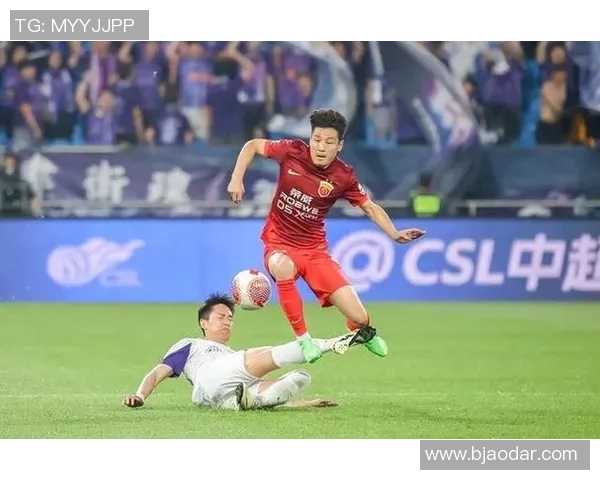 武磊与教练发生激烈争执冲突升级引发广泛关注两人关系或面临考验